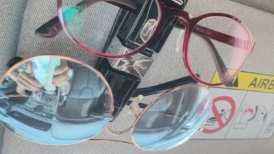 🕶️ 썬글라스 거치대 득템! ✨ 할인 찬스 놓치지 마세요! 😎